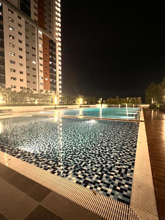 High Flyer Klia At Alanis Residence Kota Warisan Sepang Buitenkant foto